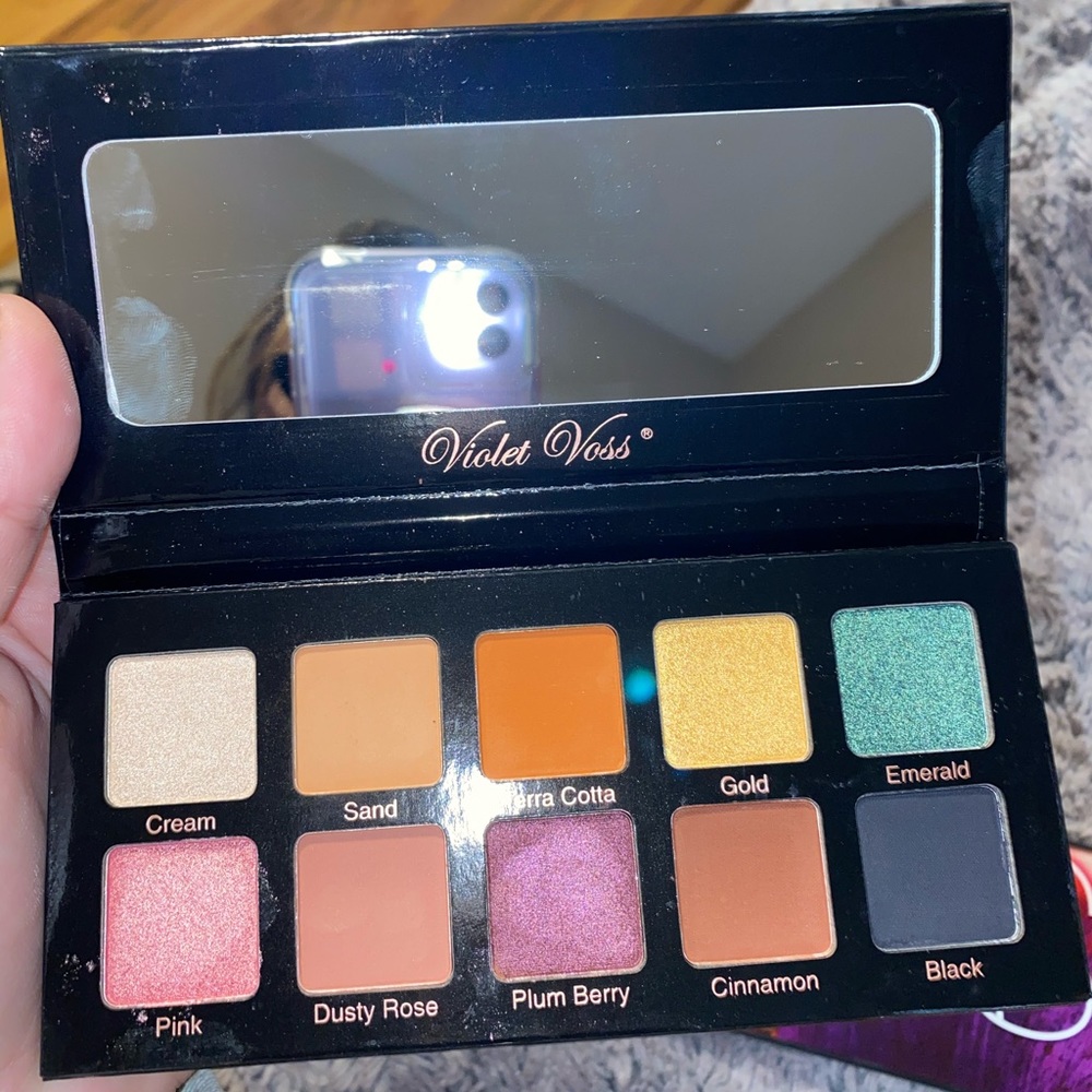Violet voss essentials palette (used)